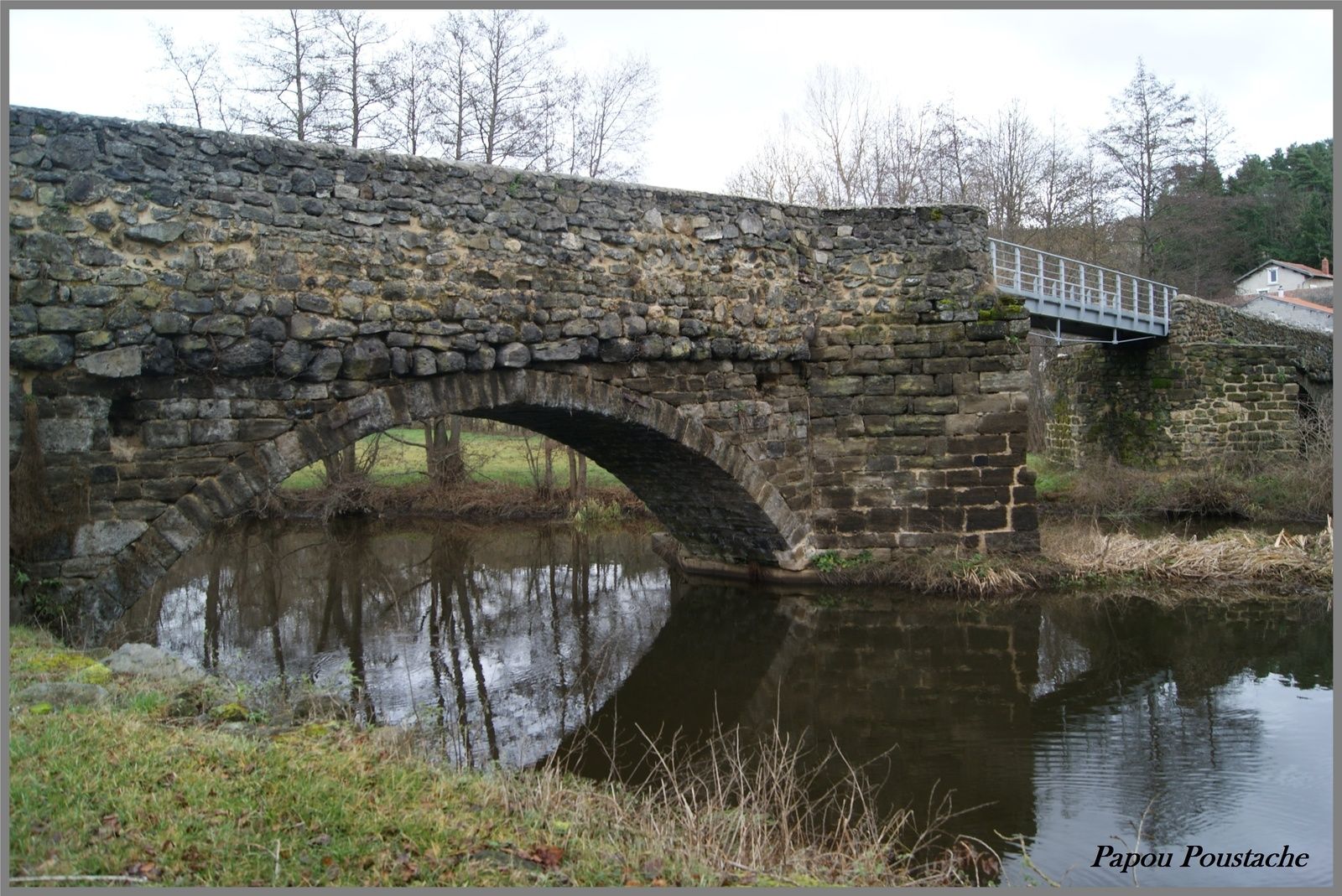 Pont Médiéval sur la Borne