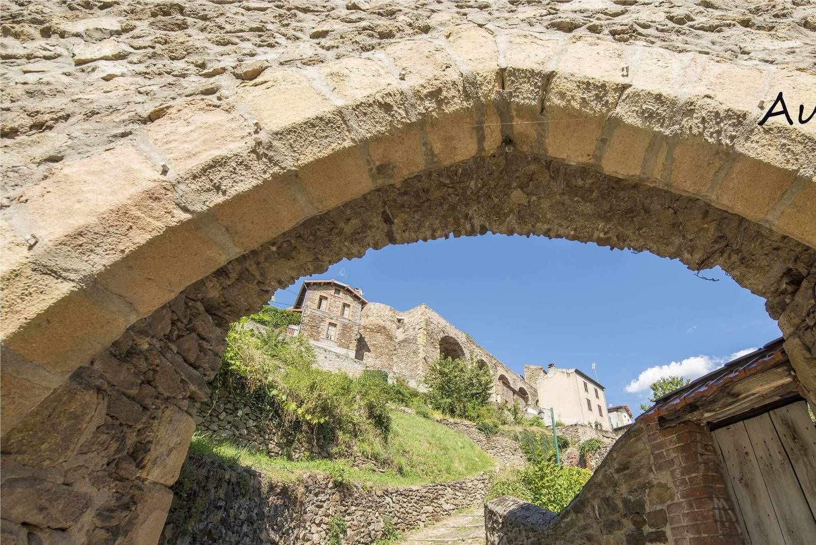 Combien de Villes d’Art et d’Histoire en Auvergne :   13