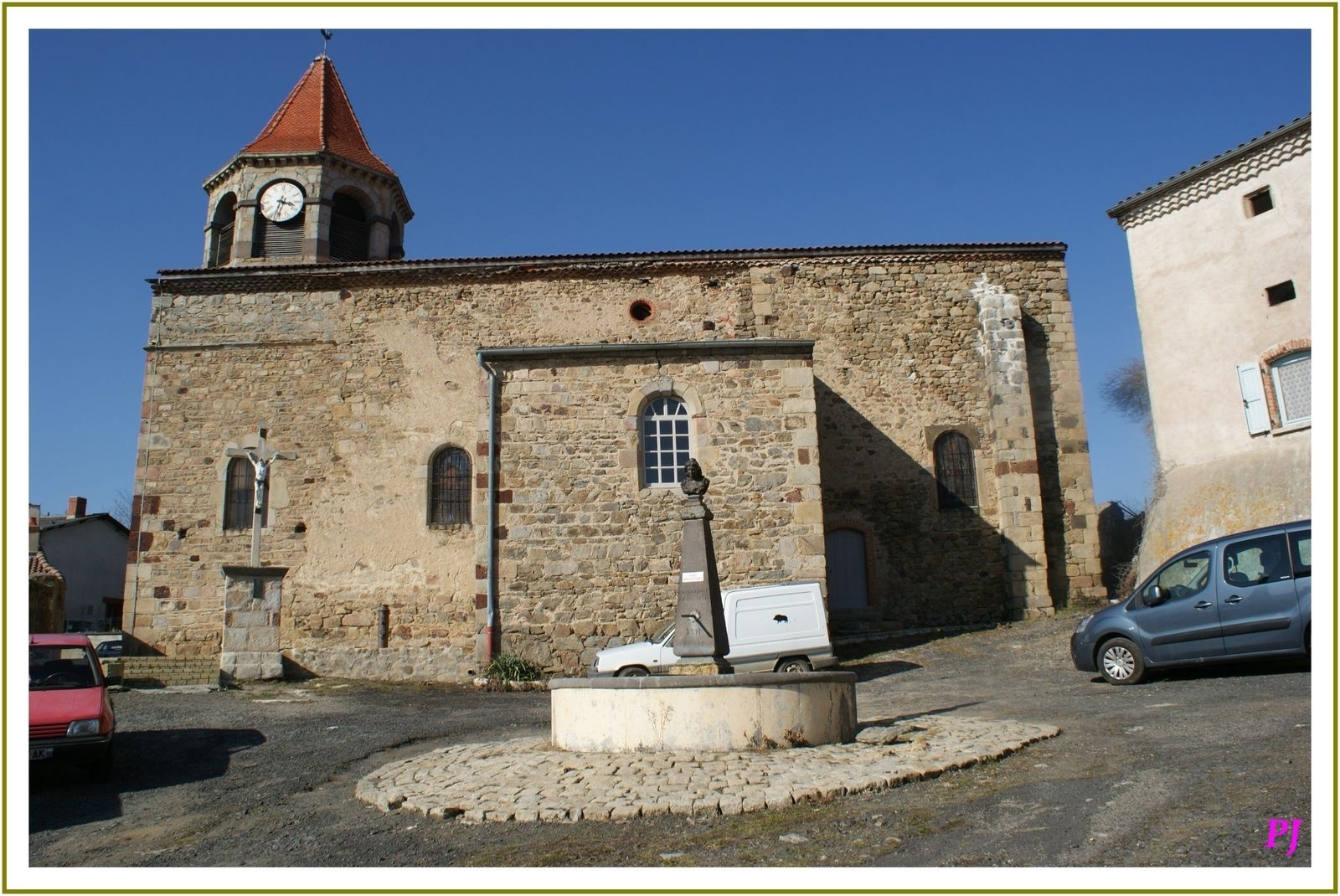 43360 Lorlanges  Lorlanges est un petit village situé au centre de la France. Le village est situé dans le département de la Haute-Loire de la région de l' Auvergne Rhone Alpes. Le village de Lorlanges appartient à l'arrondissement de Brioude et au canton de Blesle. Le code postal du village de Lorlanges est le 43360.  En fin d'article vous pourrez faire une visite virtuelle de Lorlanges en plein hiver