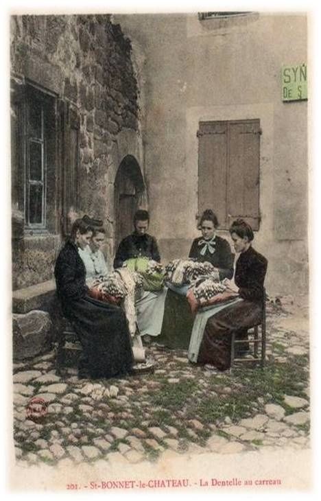 Au porte de l'Auvergne Saint Bonnet Le Château