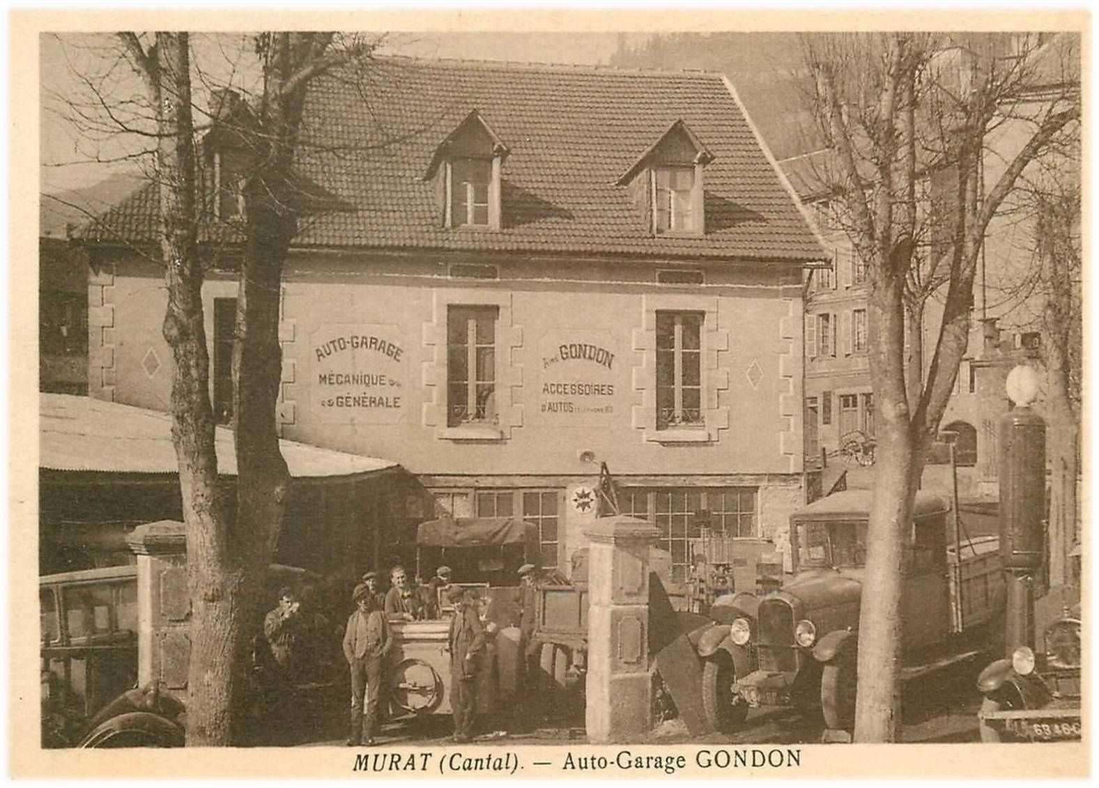 Fontaines et vitrines à Murat