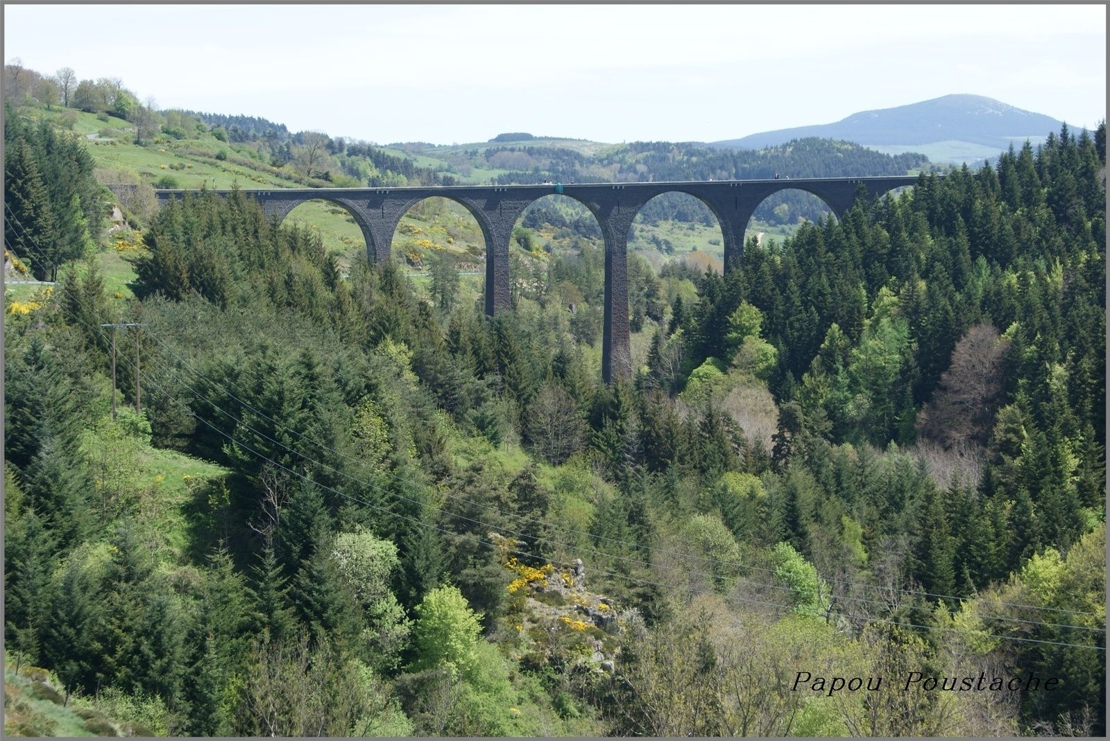 La Transcévenole comme on l'appelait  Après 30 ans d’atermoiements, la construction d’une ligne, la Transcévenole, reliant le Puy-en-Velay à Nieigles-Prades en Ardèche à travers les cévennes, est décidée en 1906. Il sera malheureusement trop tard, et malgré la ténacité de Laurent Eynac (voir en fin d'article), enfant du Monastier et premier ministre de l’air en 1928, la ligne ne sera jamais terminée.