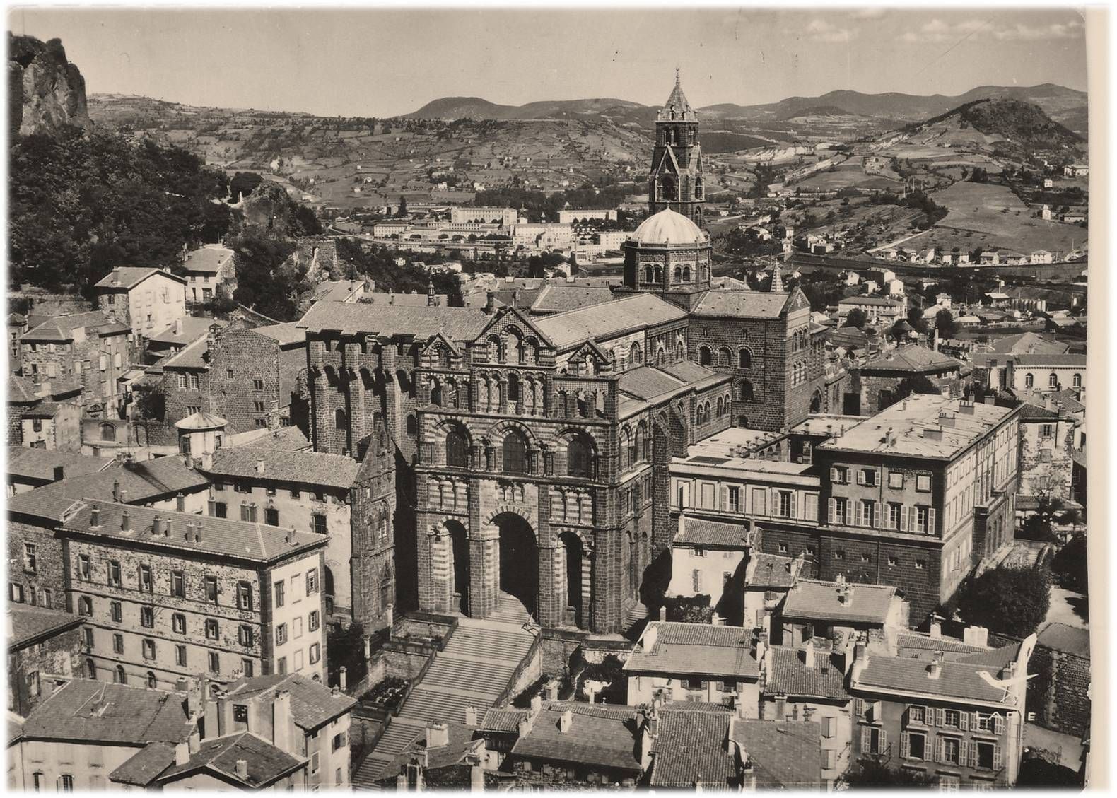 Le Puy en Velay des années 60 en 60 photos