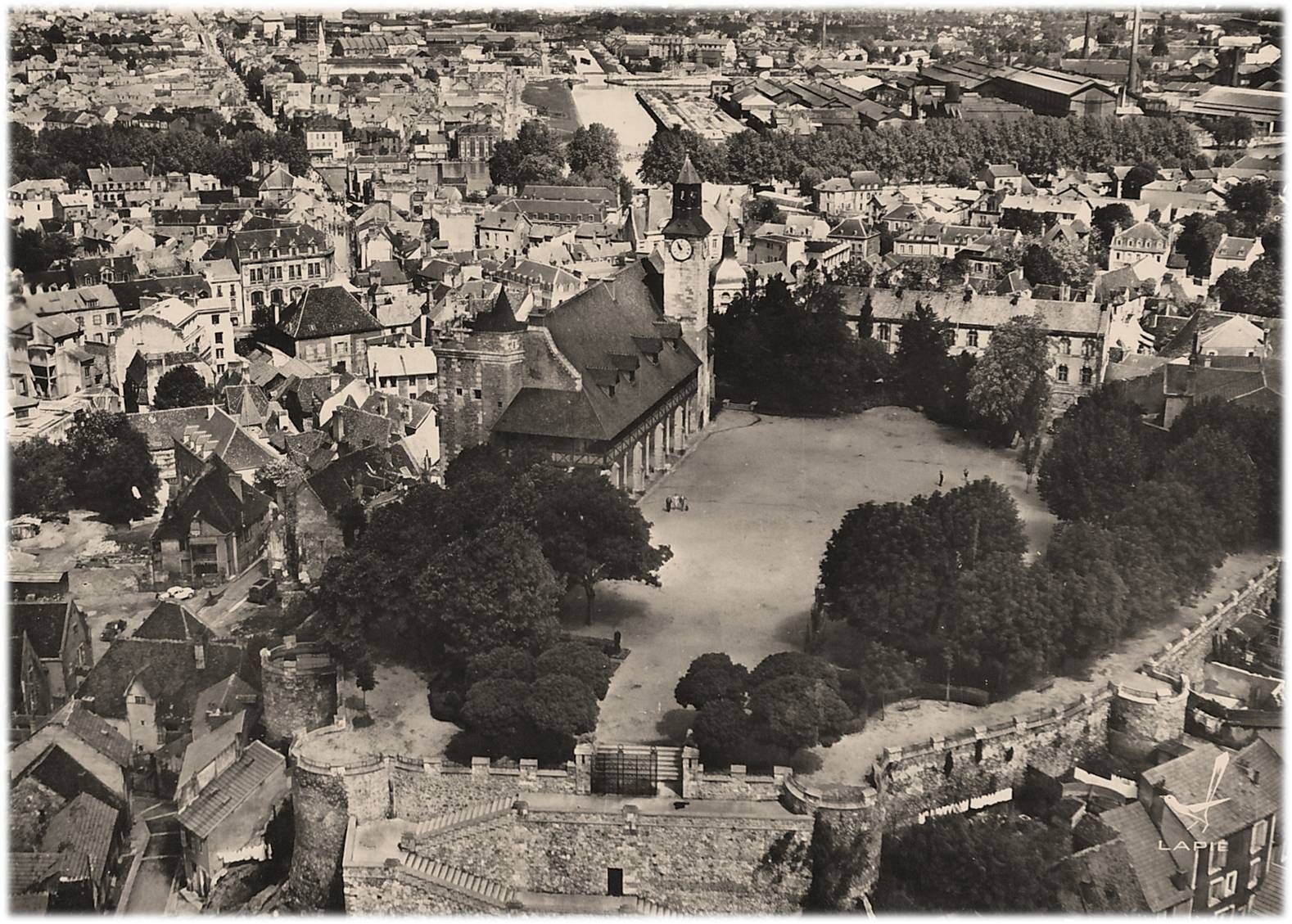 Montluçon aux années 60 en 60 photos