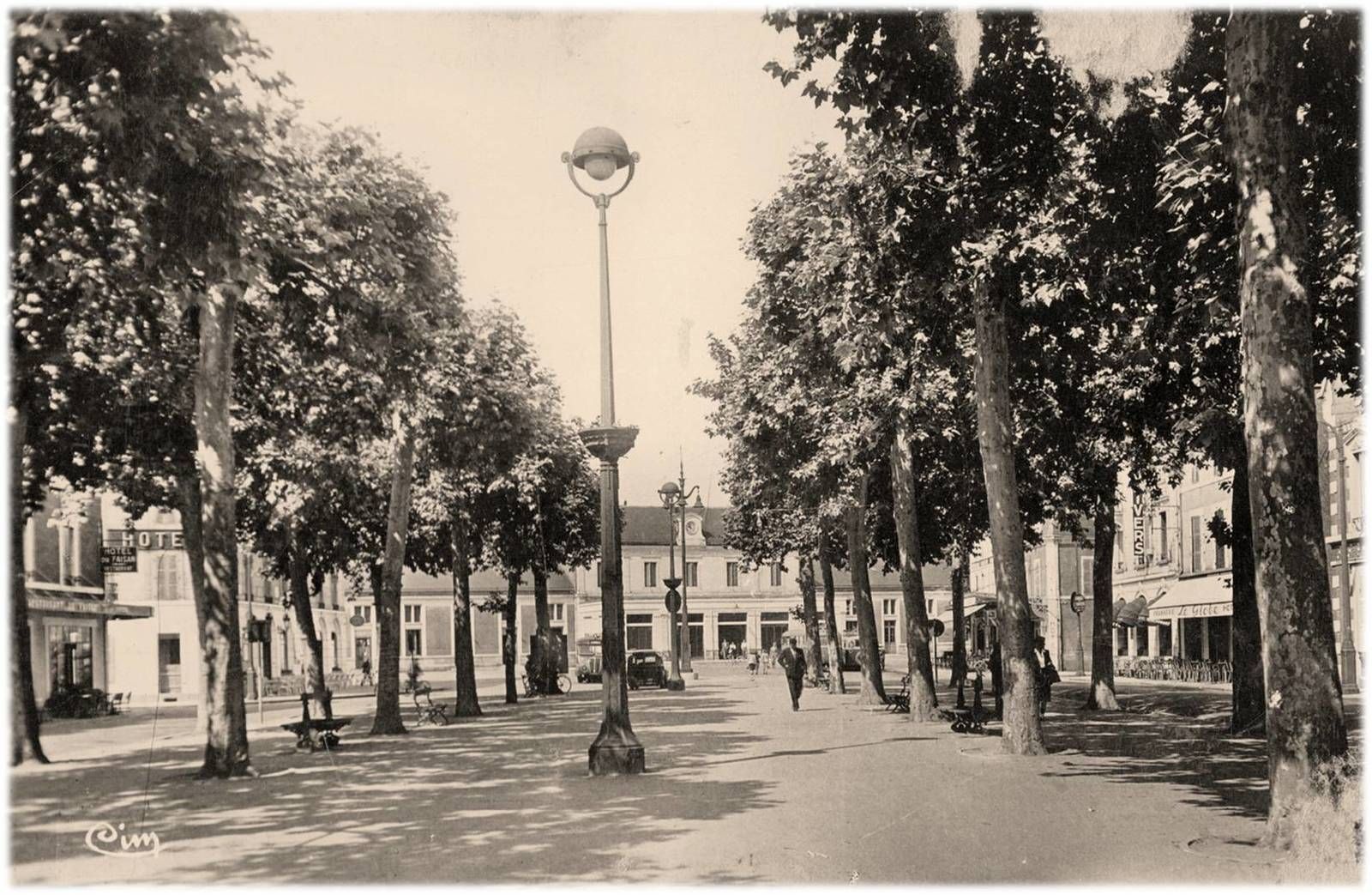 Montluçon aux années 60 en 60 photos