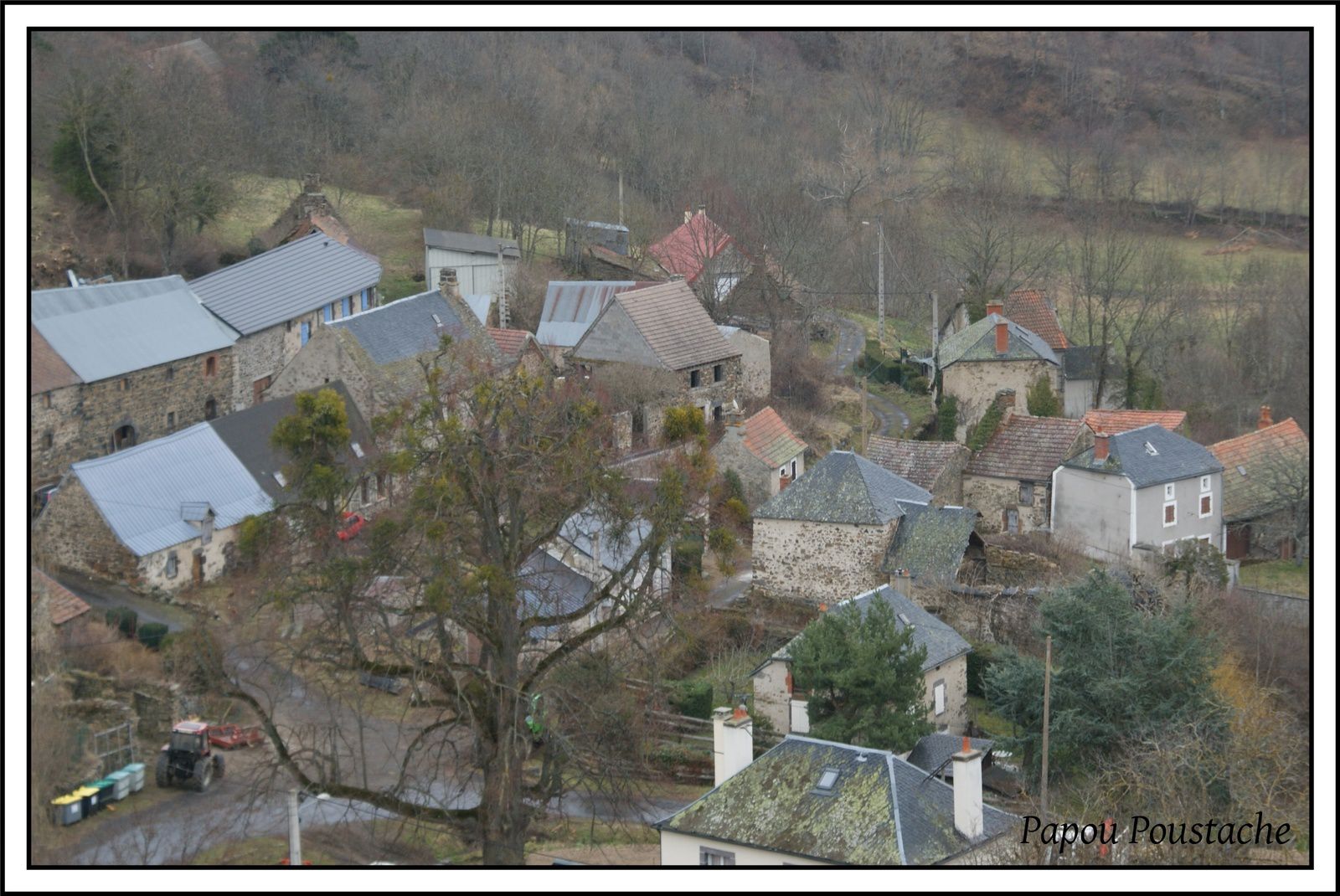 Les hameaux du Cantal: Escrouzet