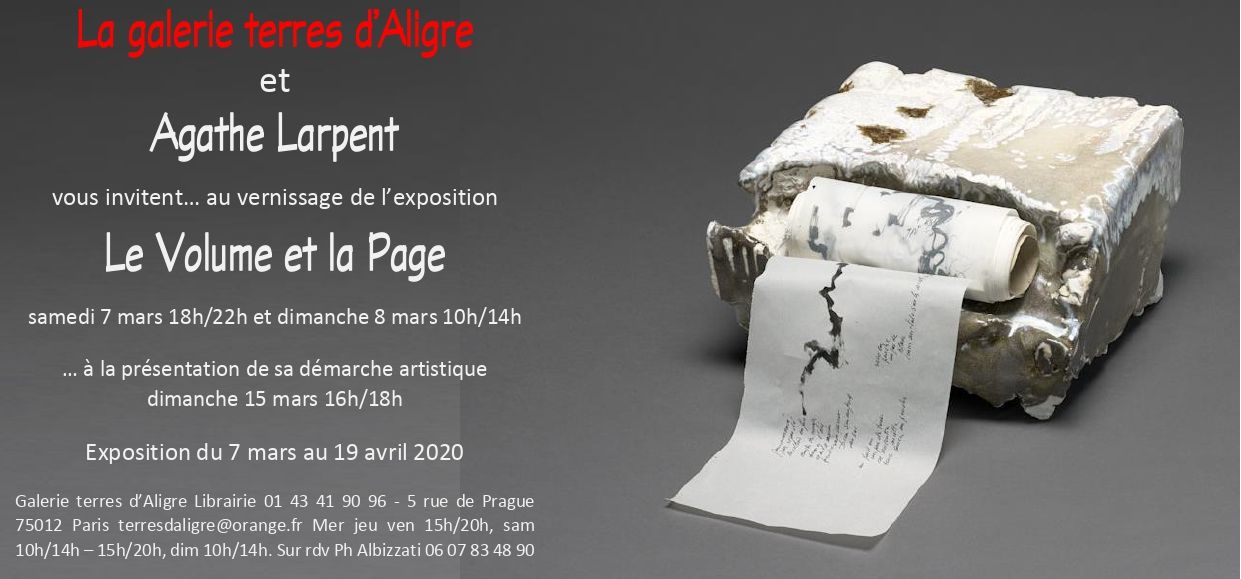 Agathe Larpent met en lumière la façon dont le papier inspire, s'insère, s'invite dans ses sculptures céramique. Papier matière, support de textes, objet livre, passeur de savoirs, partage d'émotions...