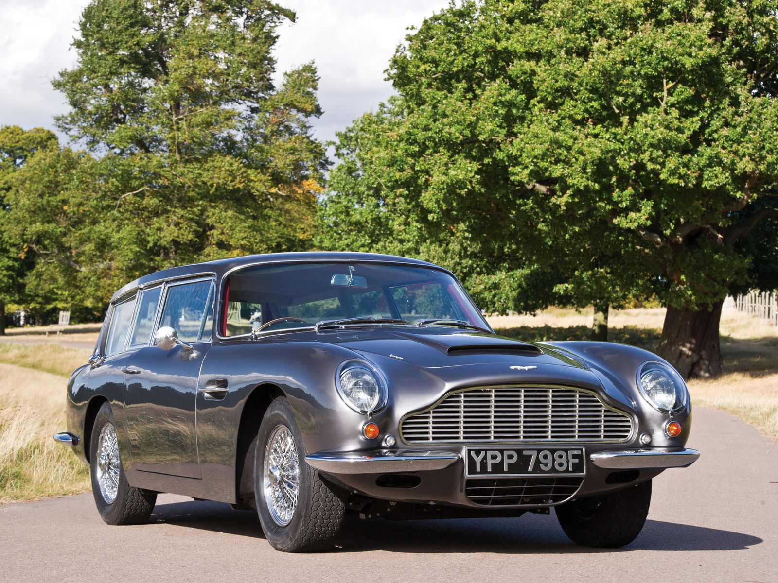 ob_49ebc5_1967-aston-martin-db6-shooting-brake-by-flm-pane.jpeg
