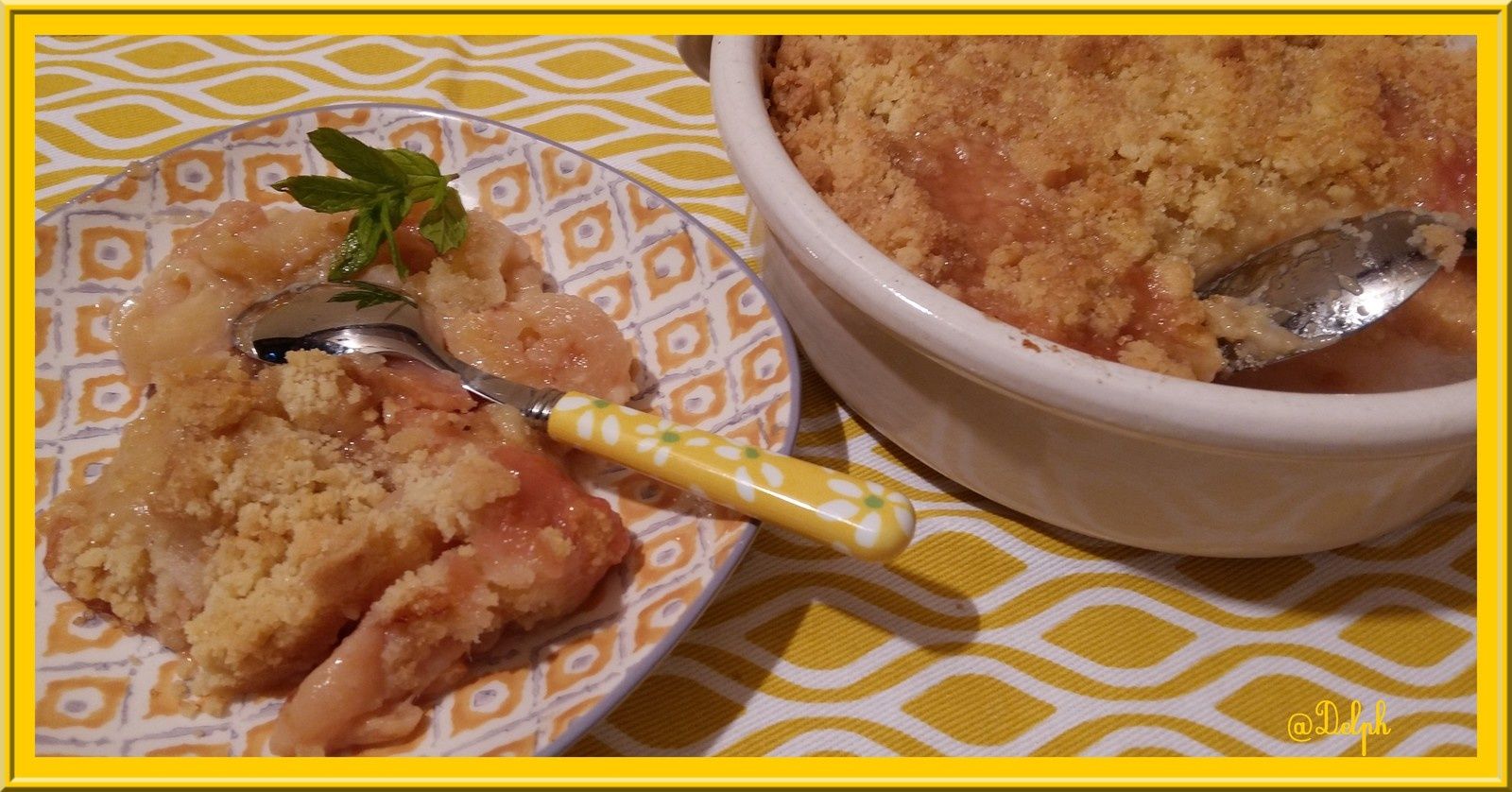 Crumble Aux Peches De Vigne Oh La Gourmande