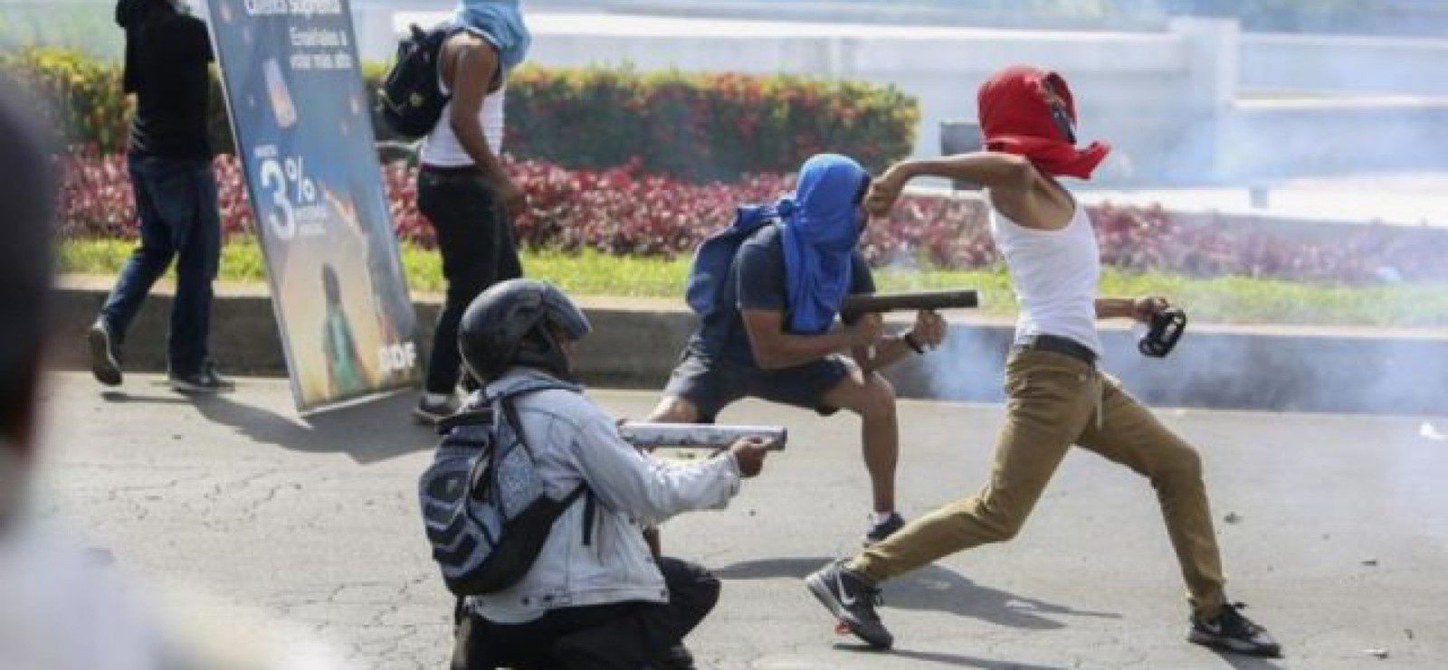 Nicaragua : 7 similitudes entre les protestations violentes au Nicaragua et au Venezuela (Mision Verdad)