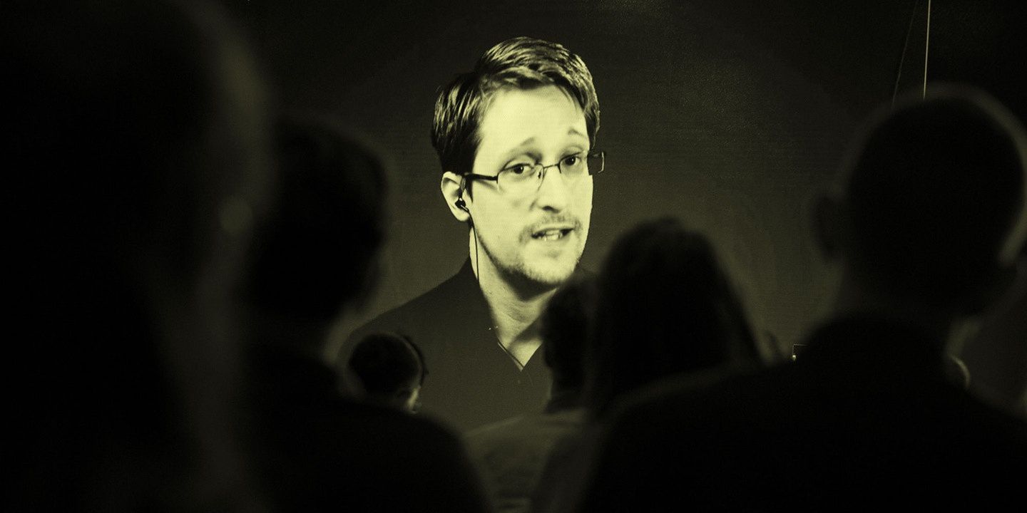 Snowden (c) Kayana Szymczak The New York Times Redux