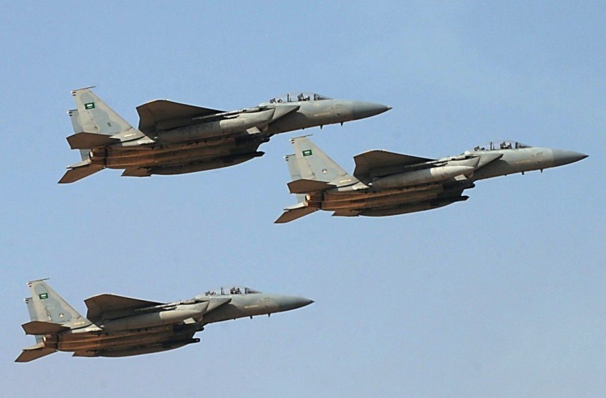 [Vidéo choquante] Des dizaines de combattants Houthis tués dans une attaque aérienne saoudienne dans un camp d'entraînement (AMN)