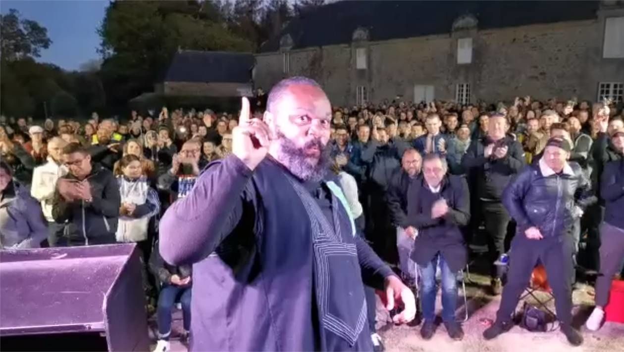 Près de Saint-Brieuc. Dieudonné se produit dans le parc d’un château, la propriétaire l’ignorait (Ouest-France)