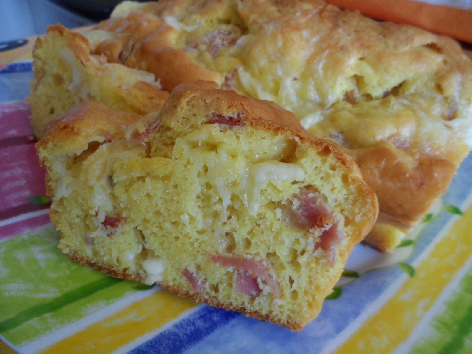 Cake jambon cru et saint nectaire - * Plaisir et Gourmandiise