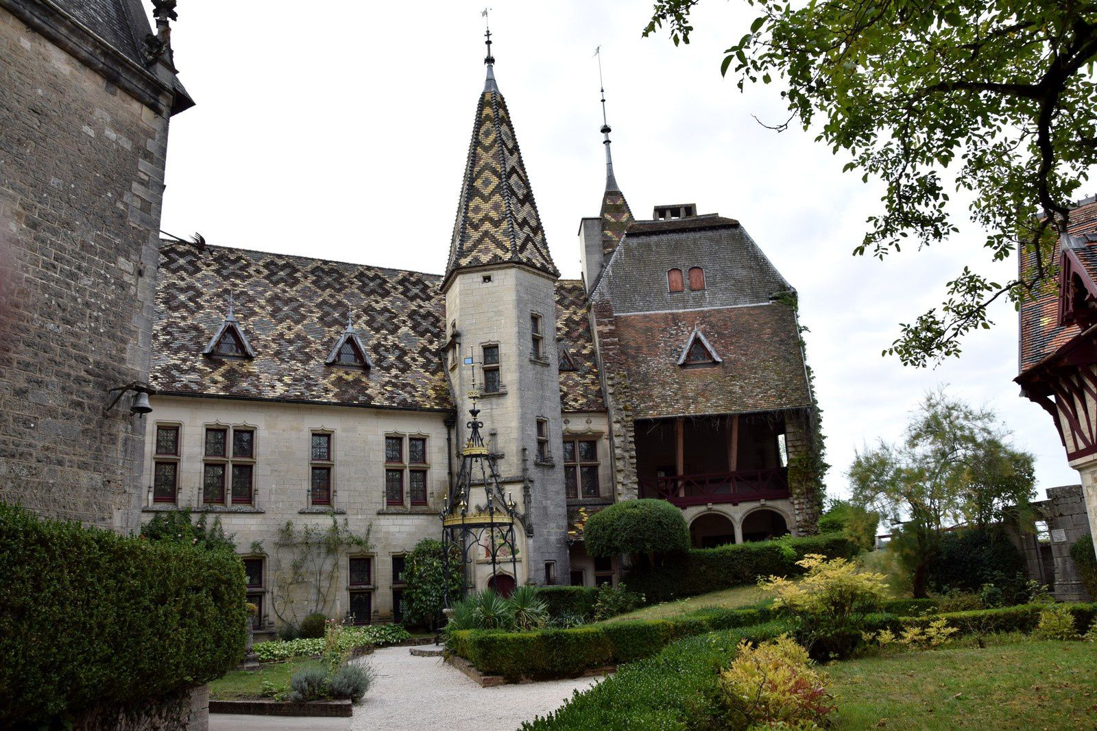 Le château de la Rochepot - Côte d'Or