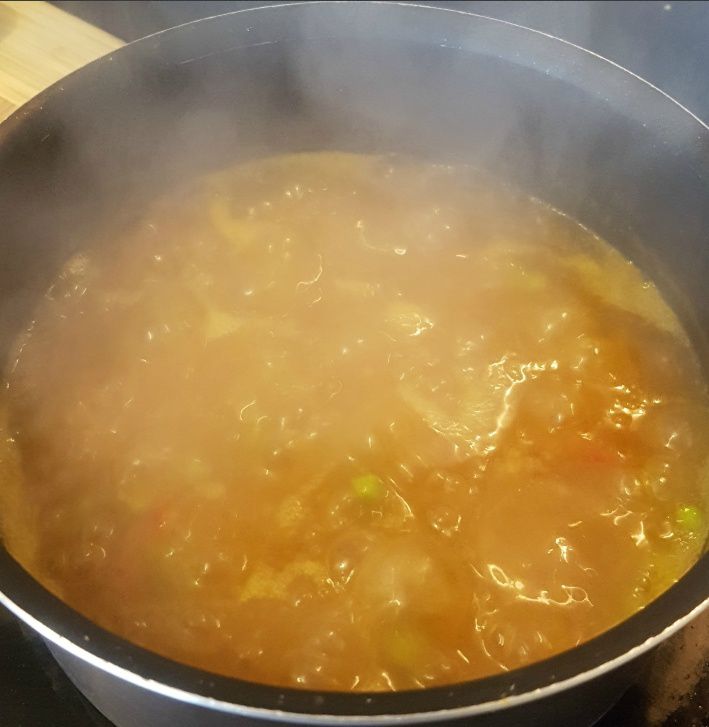 épaissisement de la sauce au curry avec la maïzena