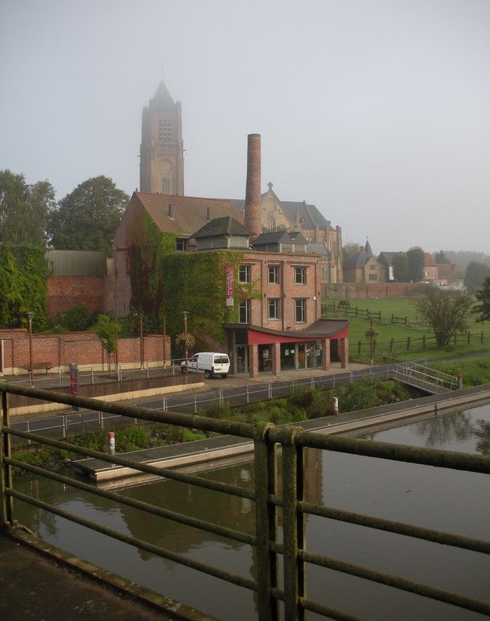 La Lys, frontière entre Warneton France et Warneton Belgique, est un affluent de l'Escaut
