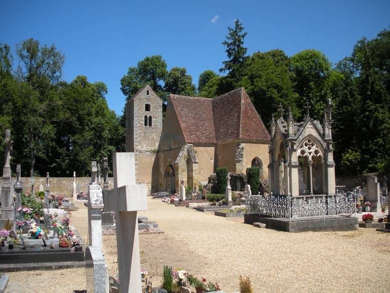 RETOUR A UN BEAU VILLAGE ENDORMI AU PIED DE SON CHÂTEAU : SULLY