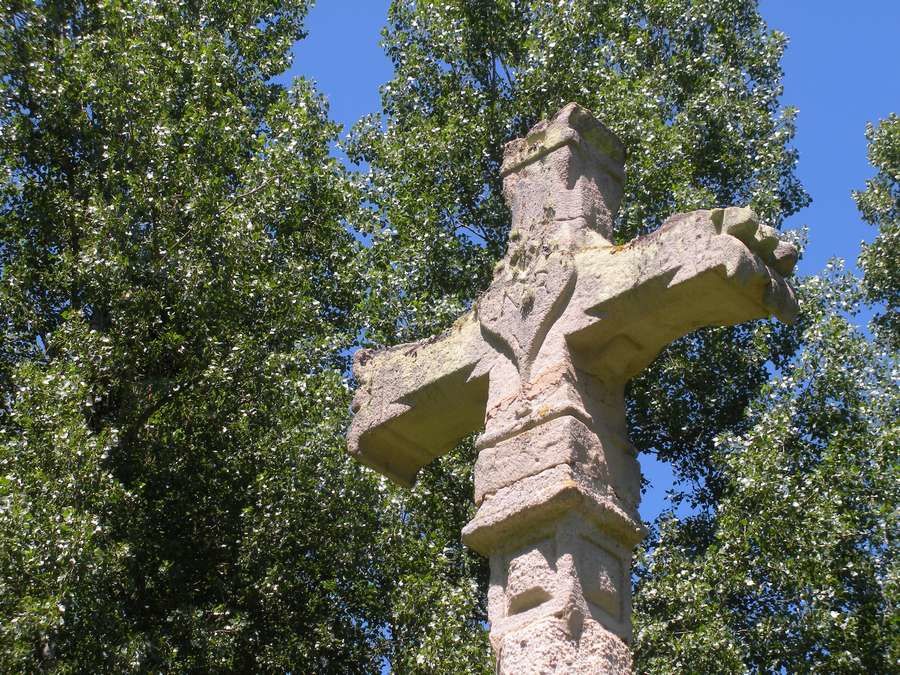 RETOUR A UN BEAU VILLAGE ENDORMI AU PIED DE SON CHÂTEAU : SULLY