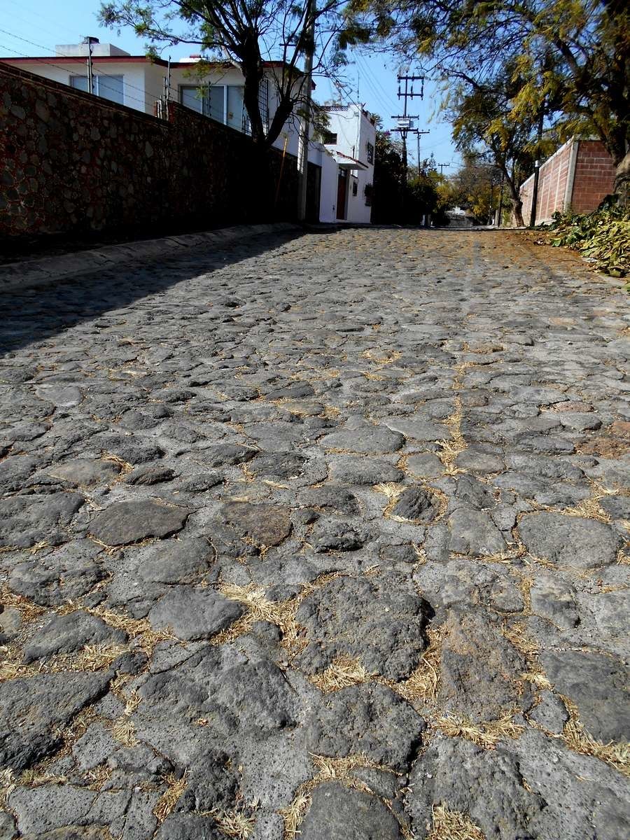 Enfer du Nord et pavés du Sud, les « délices » des routes bosselées de Cuernavaca