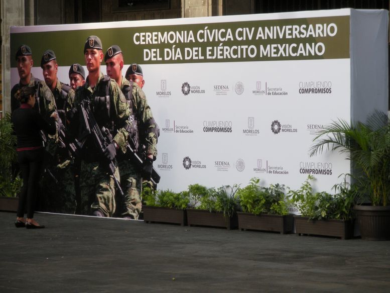 Soleil sur le Popo et sur l'Armée mexicaine