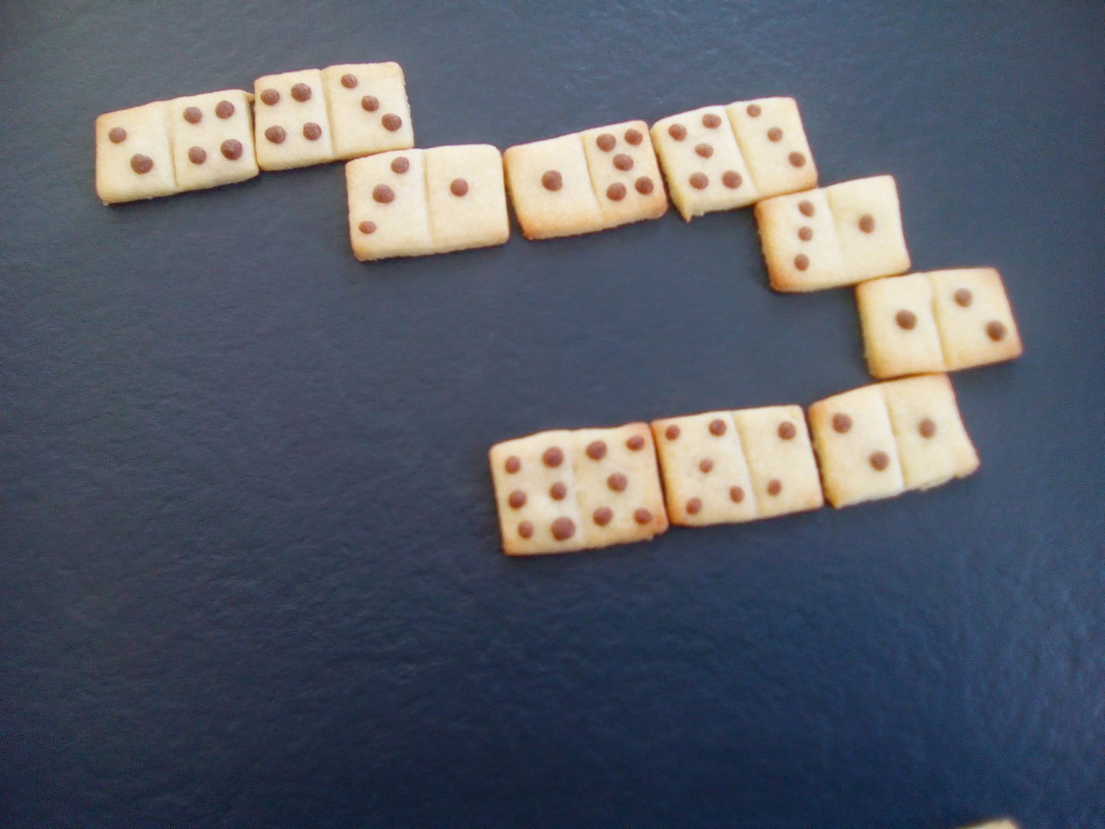 Sablés en forme de dominos