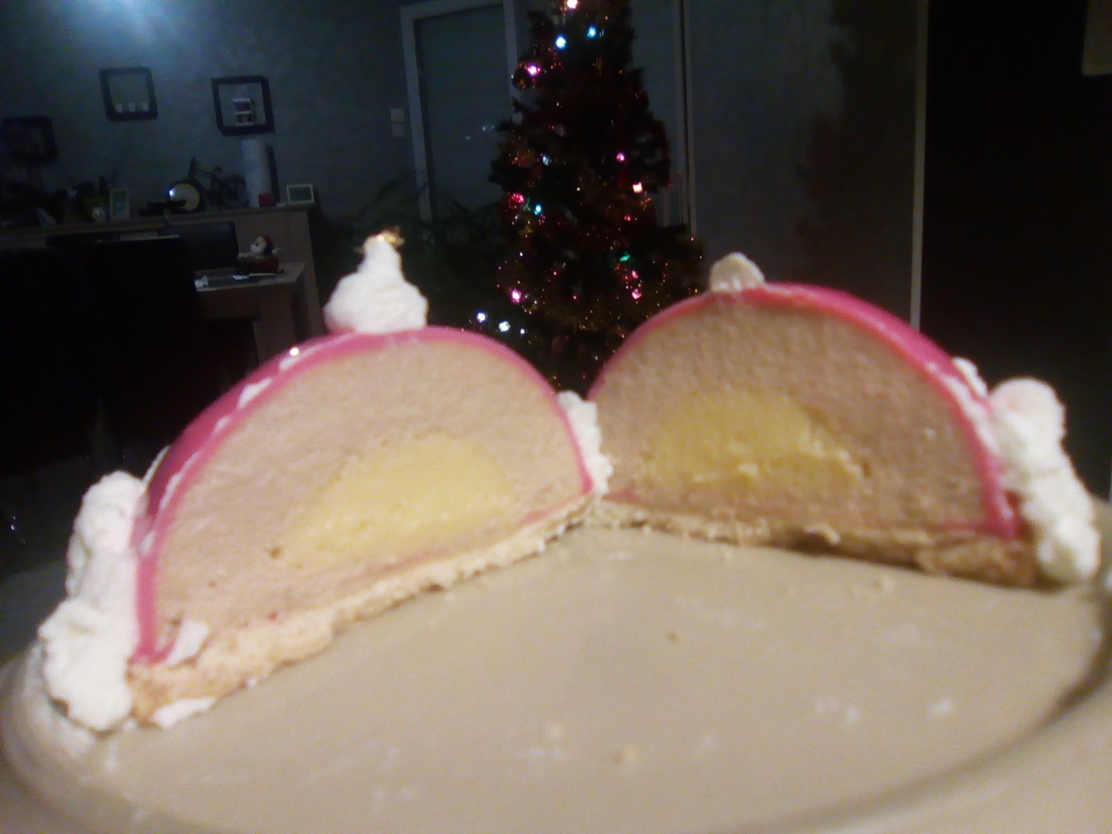 Dômes en forme de bonnet de Noël