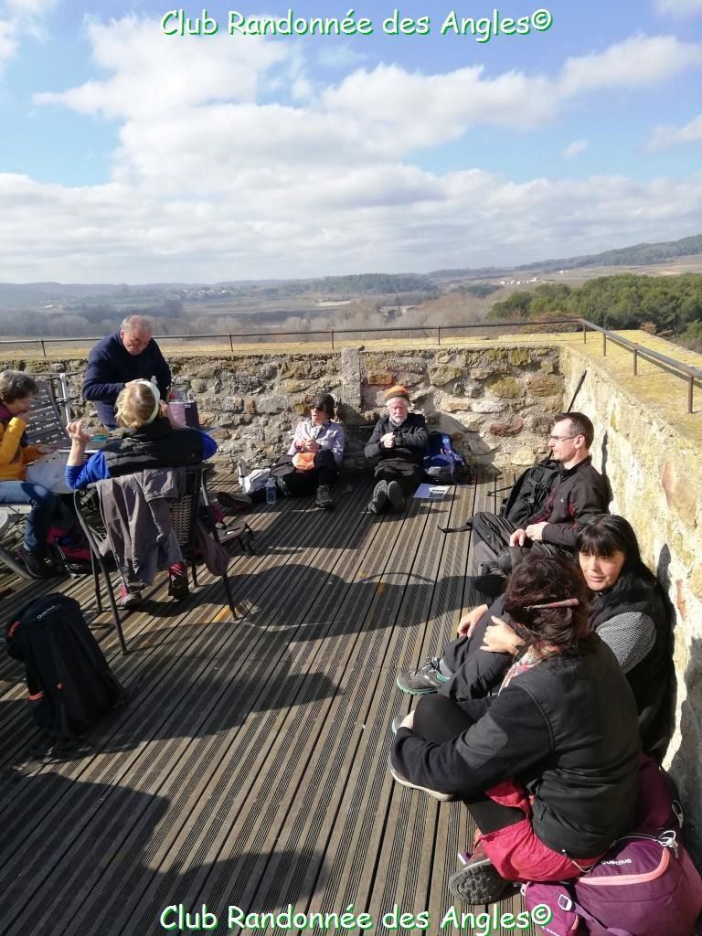 ....................................la-chapelle de tresques- le-chateau de Boussargues(30)