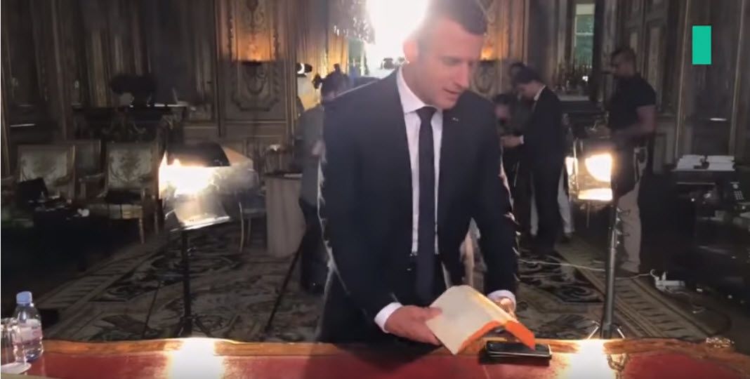 Emmanuel MACRON soigne son image en tant que Président de la République française