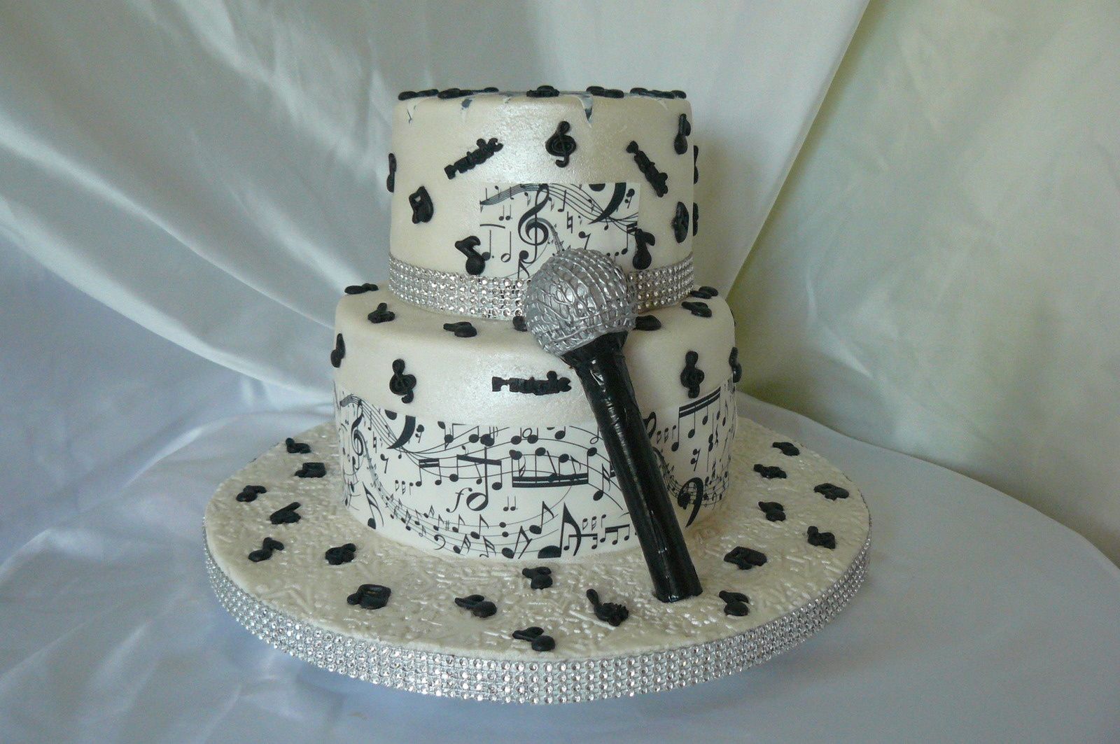 Gateau Micro Musique O Delices D Isah