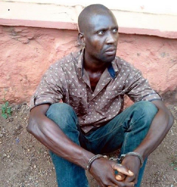 Segun Ogunlusi, mató a su madre por acoso sexual. El Muni.