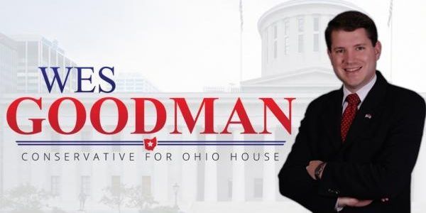 ¡Arriba la hipocresía!: Congresista estadounidense anti-gay y los matrimonios homosexuales pillado teniendo relaciones sexuales con otro hombre en su propia oficina.