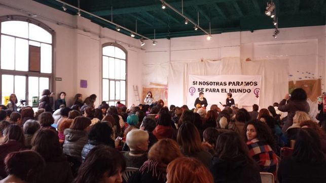 Huelga feminista para el 8 de marzo: 'Sin nosotras ni se produce ni se reproduce, sin nosotras se para el mundo'.