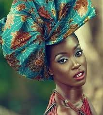 Mujer ayer y hoy: El pañuelo de la mujer africana.
