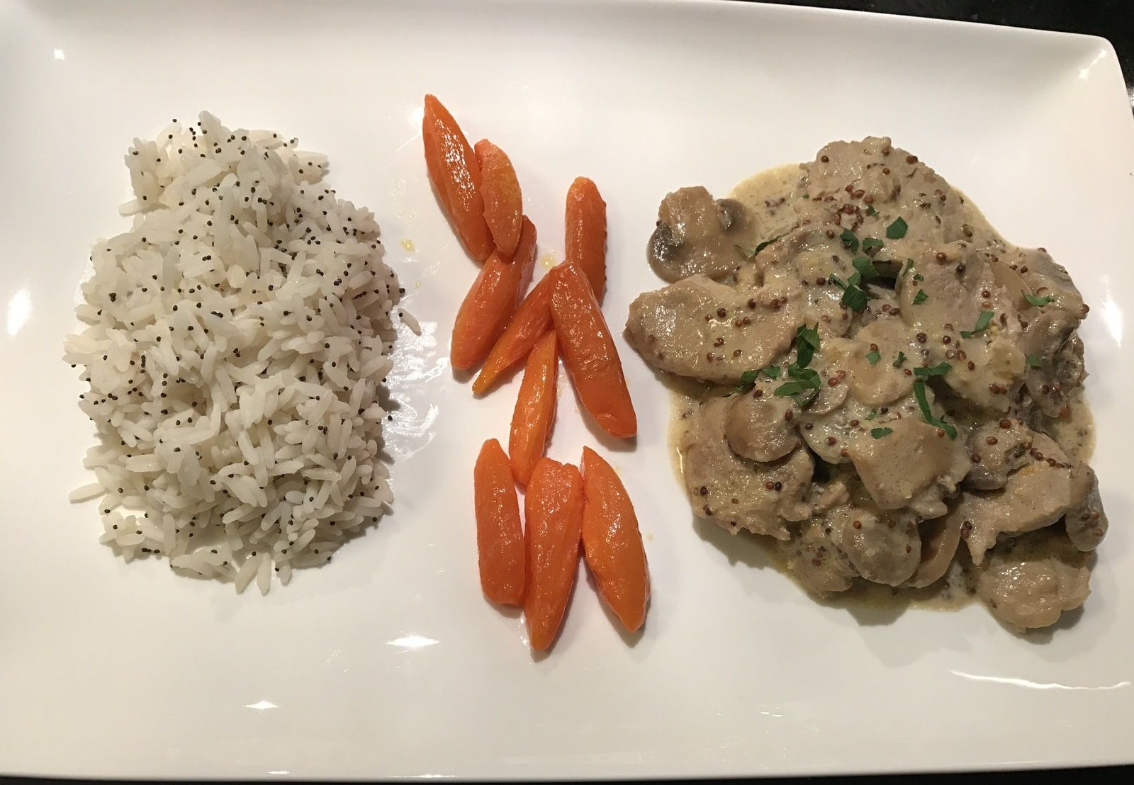 émincé De Porc à La Crème Et Aux Champignons Emincé de porc aux champignons-Moutarde à l'ancienne - dodiecuisine