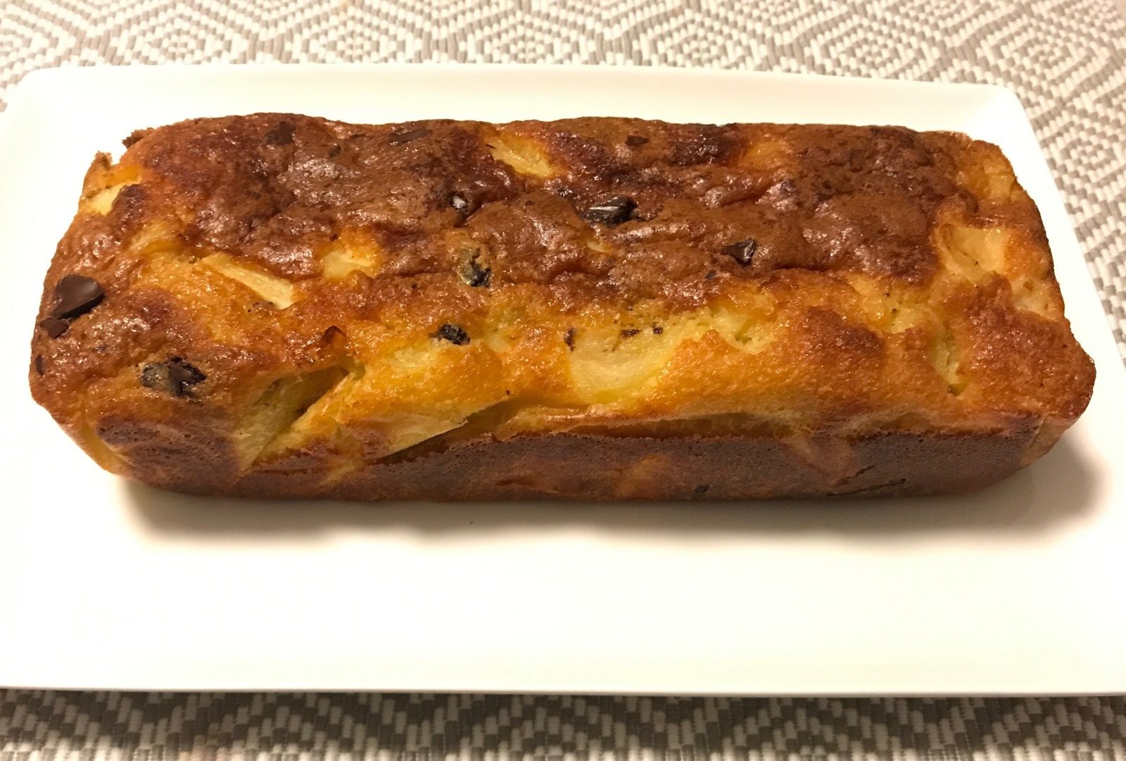 Cake Aux Pommes Caramelisees Et Pepites De Chocolat Dodiecuisine