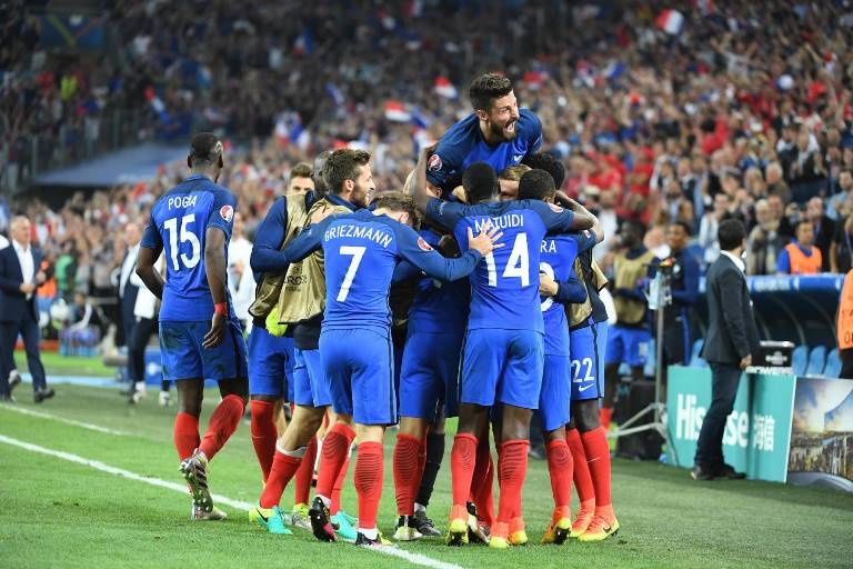 "Euro 2016 : Au coeur des bleus", documentaire inédit le 28 décembre sur TMC