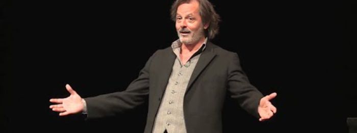 "19 mars - 19 mai. Le trou noir", le nouveau spectacle de Christophe Alévêque diffusé ce soir sur France 3 Paris Île-de-France (vidéo)