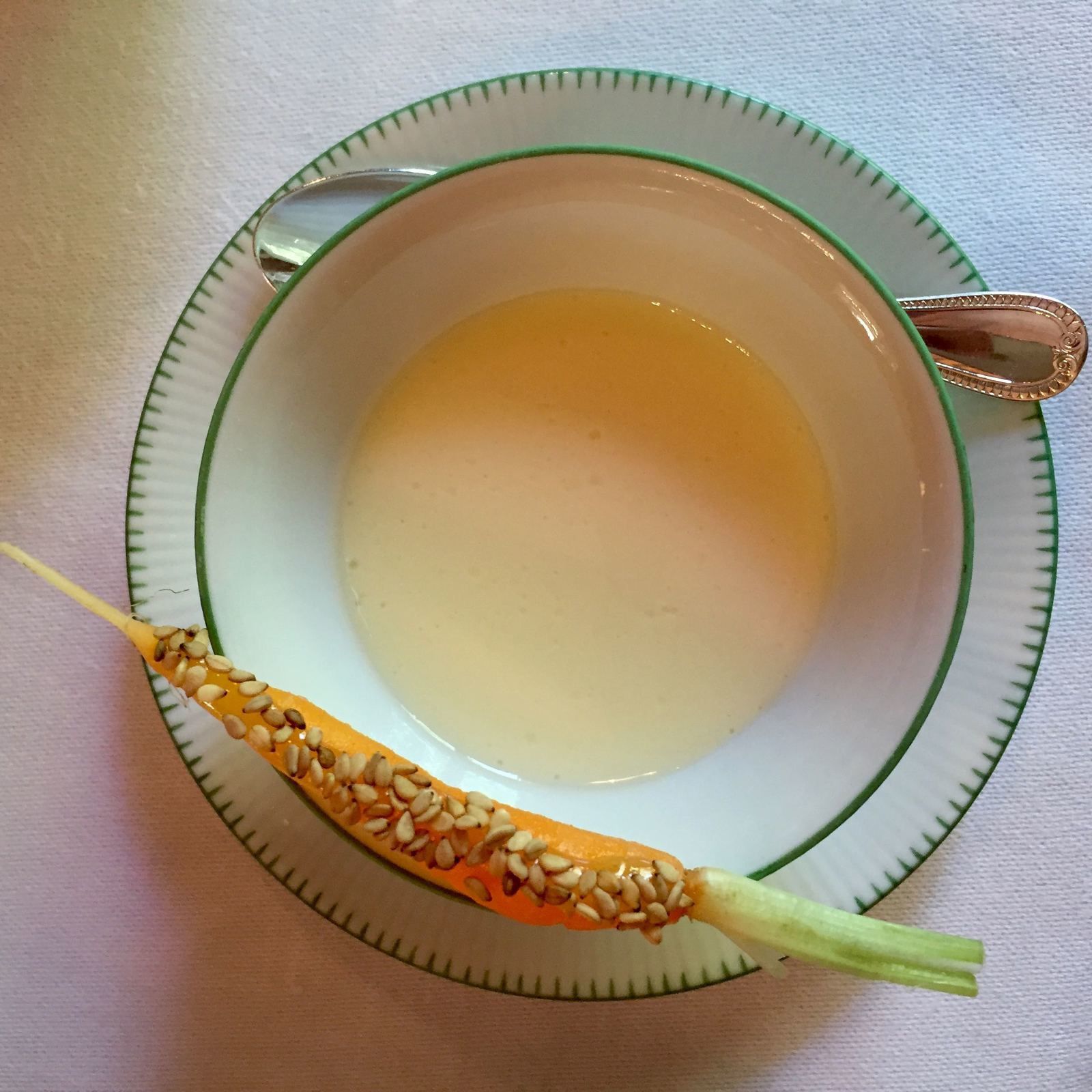 Carotte, crème citronnée et sésame