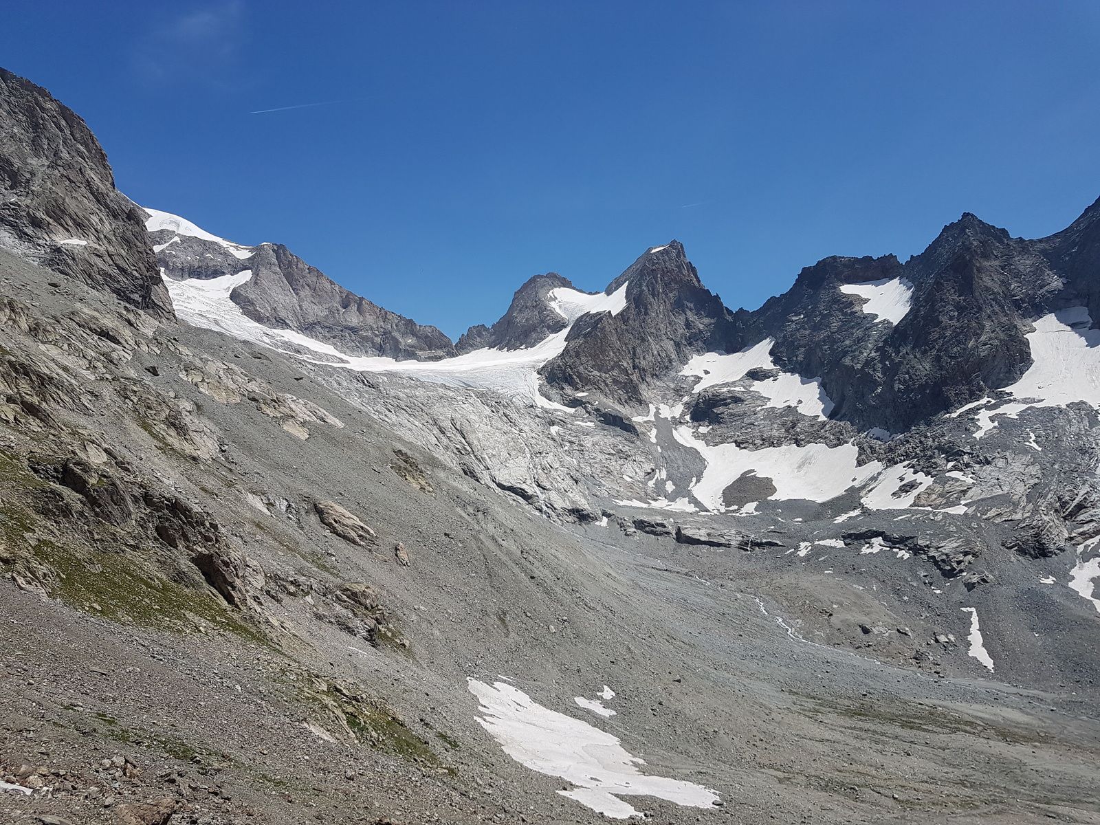 Refuge de la Selle (2672m) et Glacier de la Selle (3000m) - Mon Carnet de  Courses