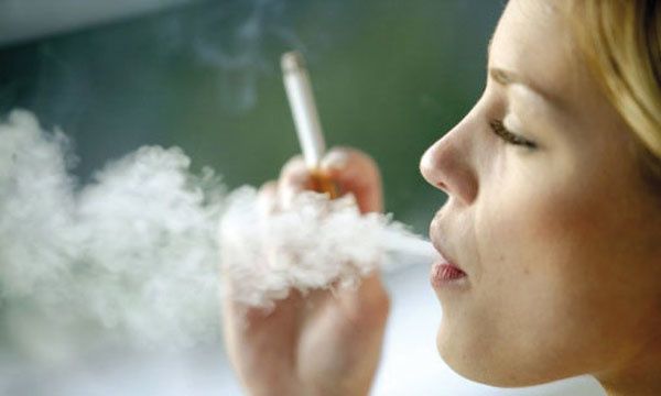 Les femmes oublient trop souvent les dégâts du tabac sur le cœur