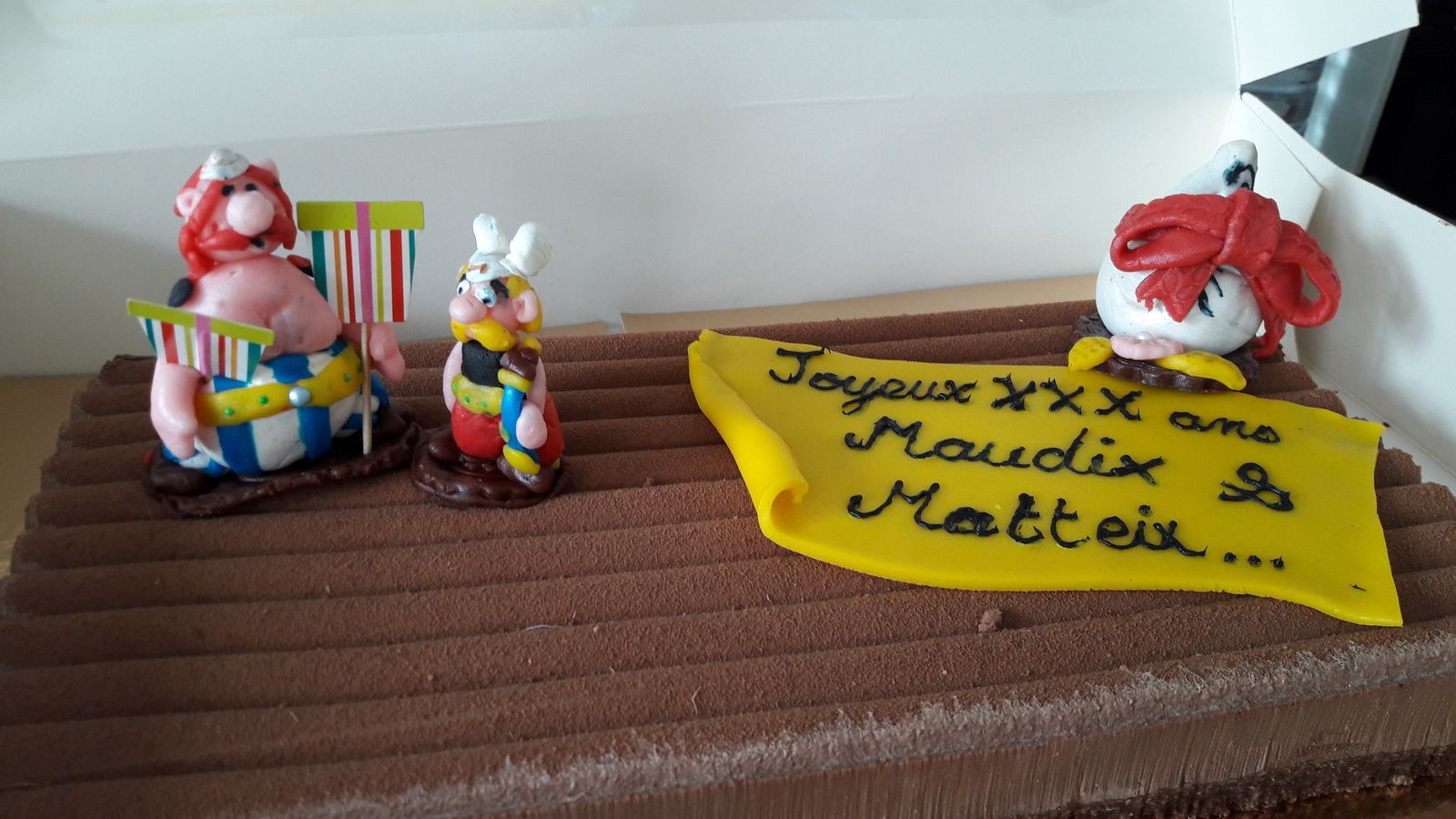 Décorations gâteau Asterix et Obélix pâte à sucre