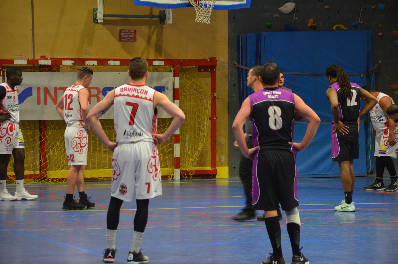 Photos - Basket Prénationale : Briançon contre Istres Sports - L'actualité  média de Jean Poustis