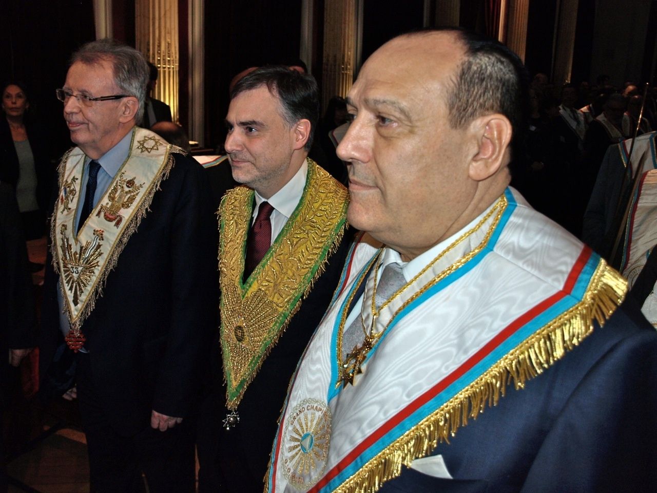 Jacques Oréfice, Christophe Habas, Philippe Guglielmi, entourés de l'escorte composée de membres de la Chambre d'Administration du GCG (Photo Jean-Pierre Chardon)
