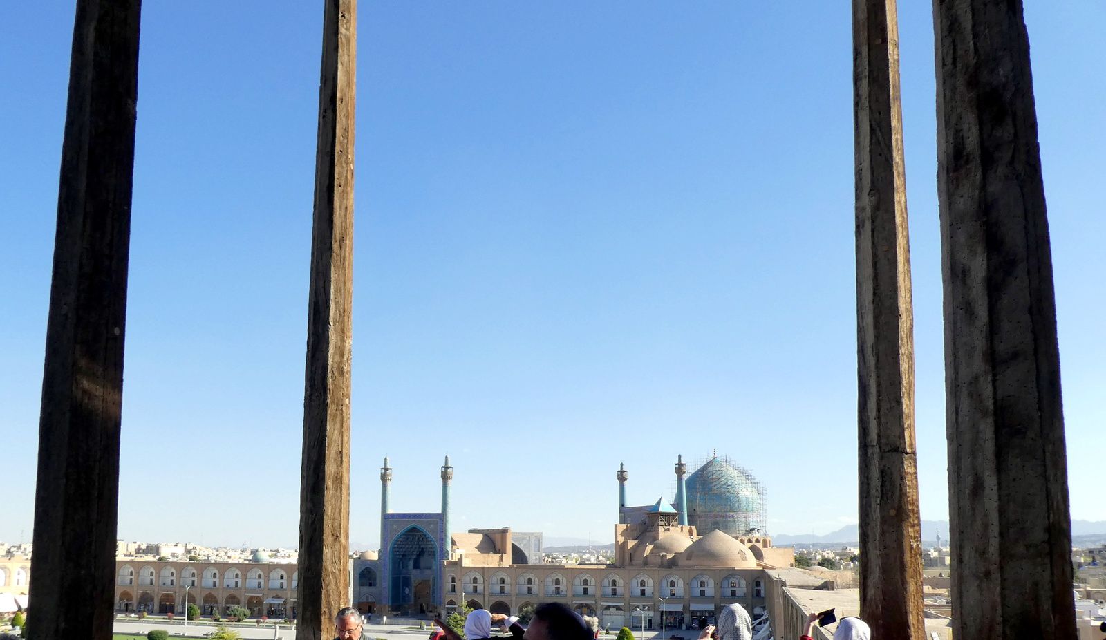 ISPAHAN ,Le Palais d'Ali Qâpu ou &quot;Haute Porte&quot; et les mosquées sublimes 