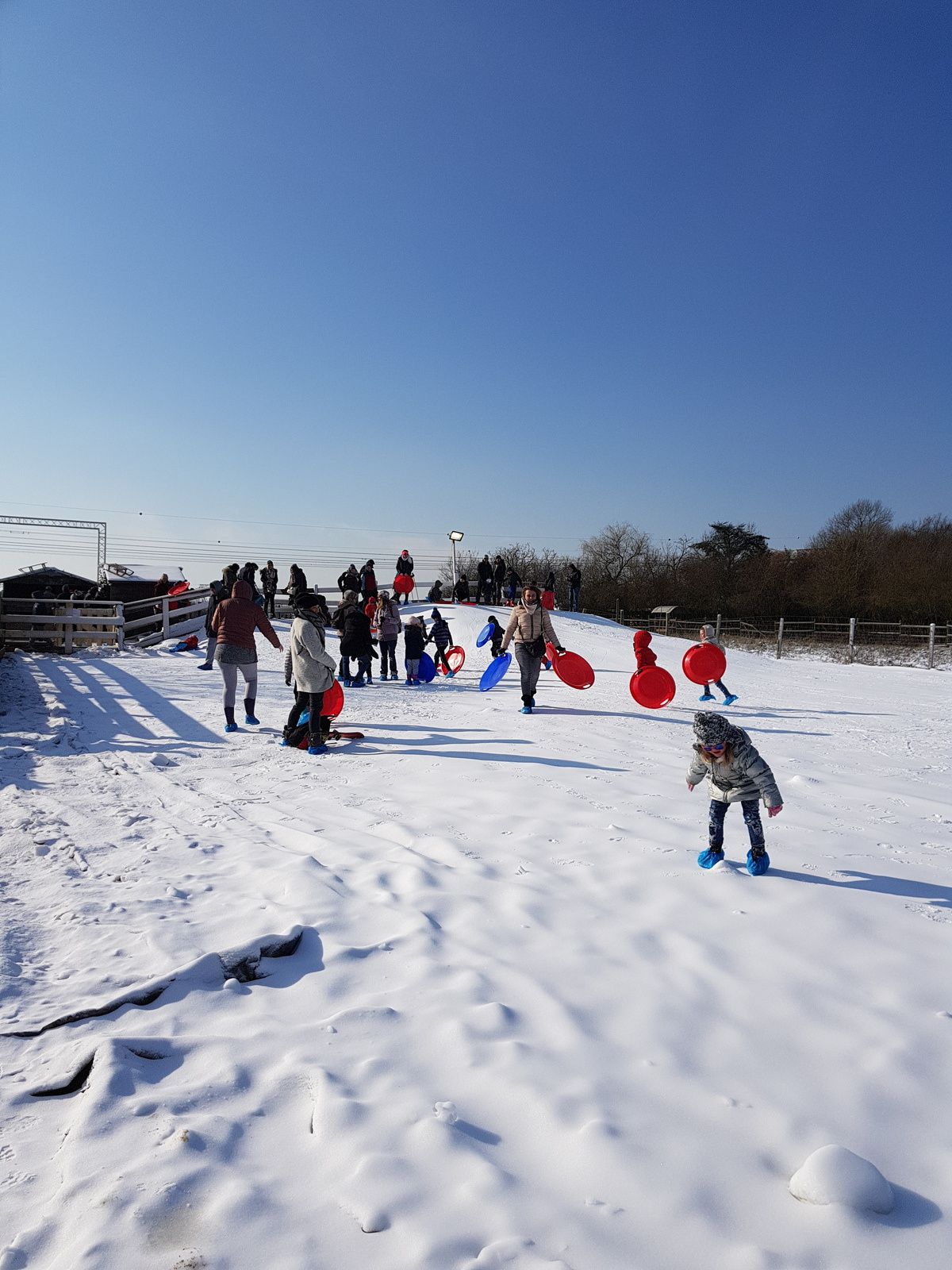janvry village préféré des francais ,les chinois arrivent ! et les créatifs se déchainent