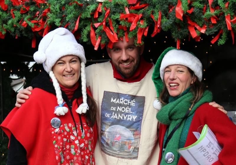 On a gagné ! le merveilleux village de noel ,c'est eux ! les lutins de janvry