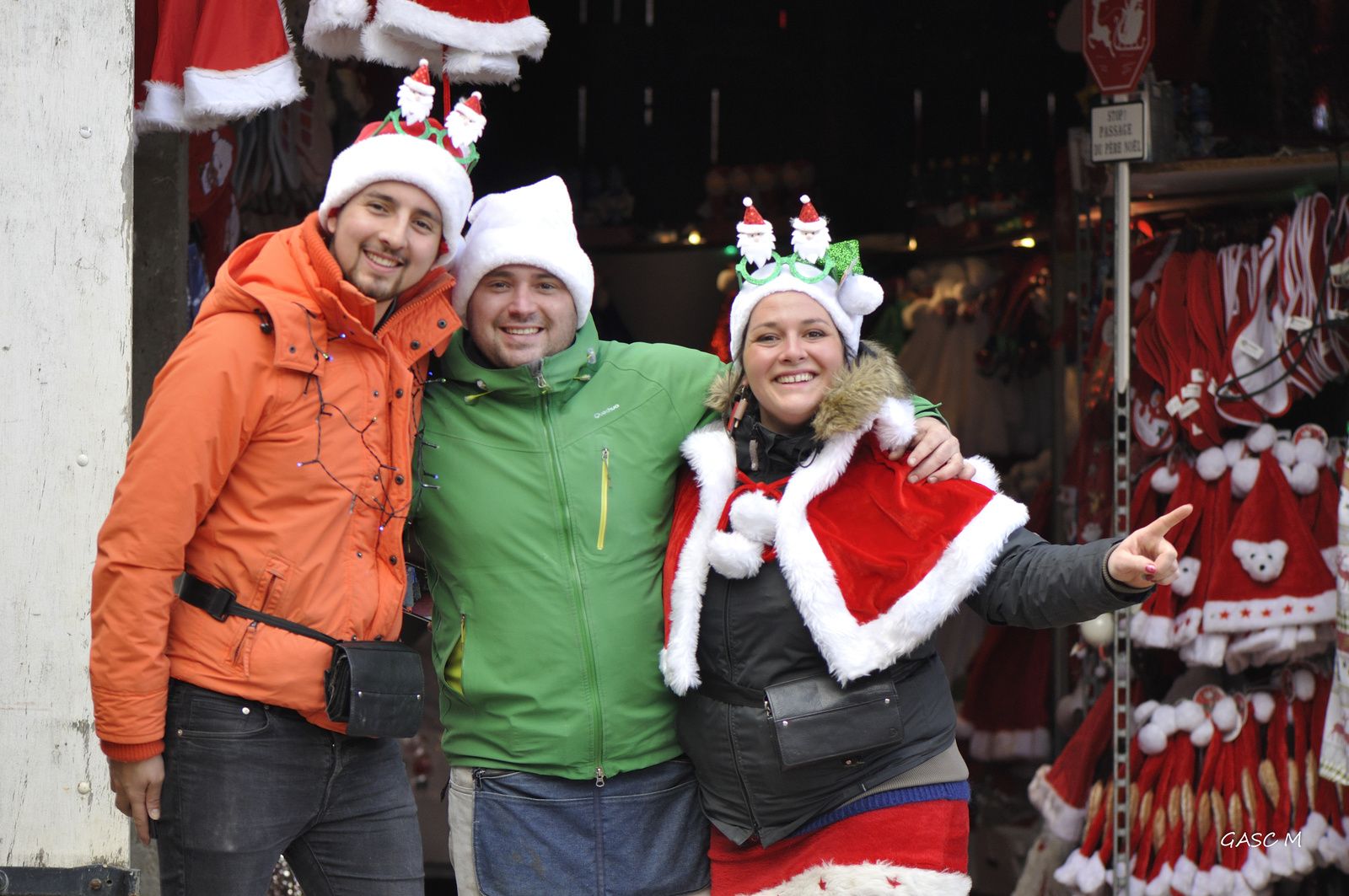 On a gagné ! le merveilleux village de noel ,c'est eux ! les lutins de janvry