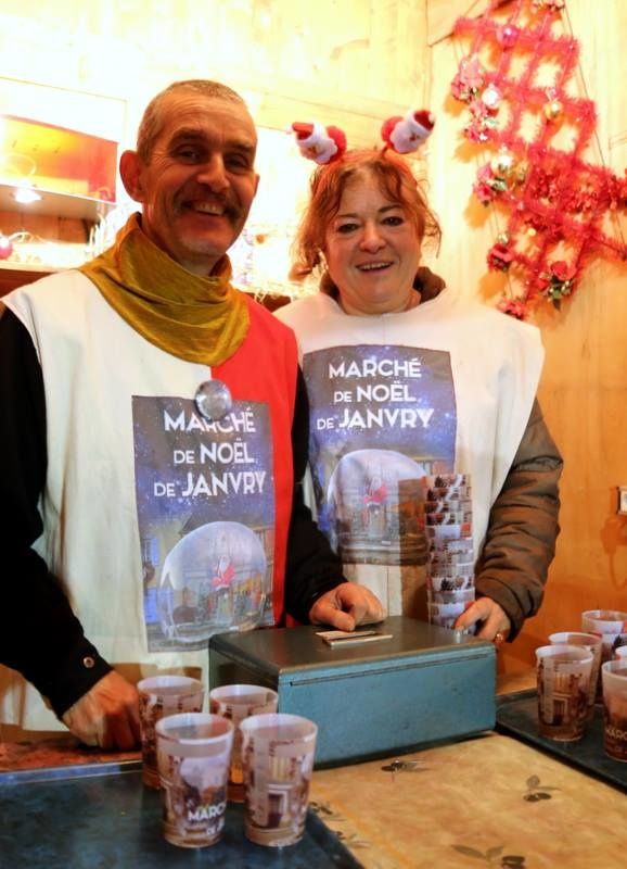 On a gagné ! le merveilleux village de noel ,c'est eux ! les lutins de janvry