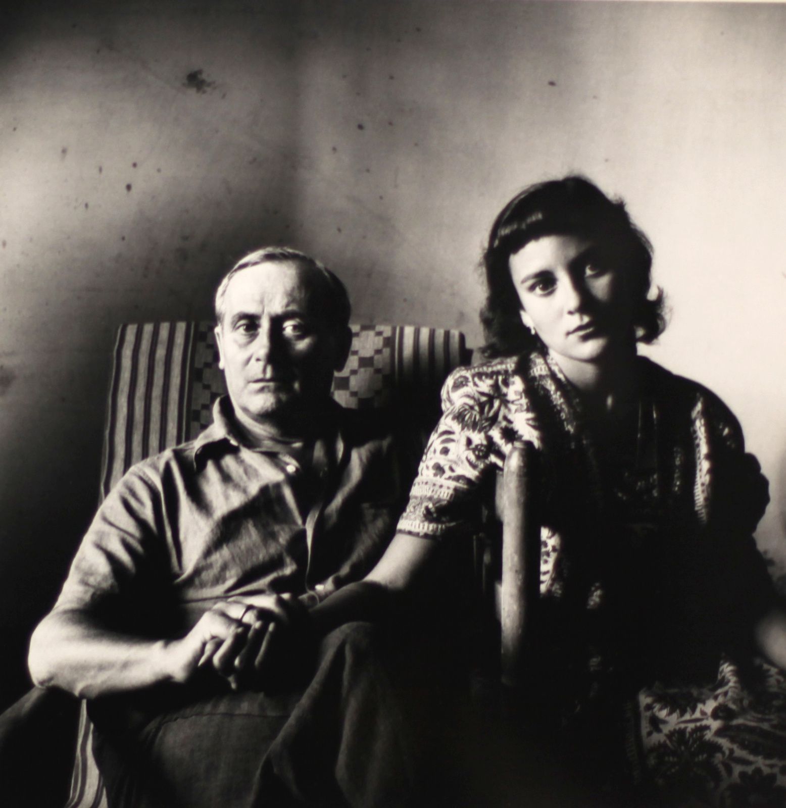 "Miro and his Daughter, Dolores, Taragona", 1948 d'Irving PENN